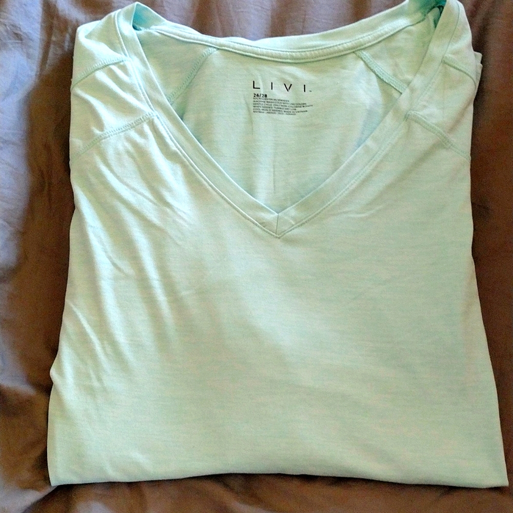 Lane Bryant Livi Women's Active Tee Size 26/28. BUNDLE With Matching Capri!!